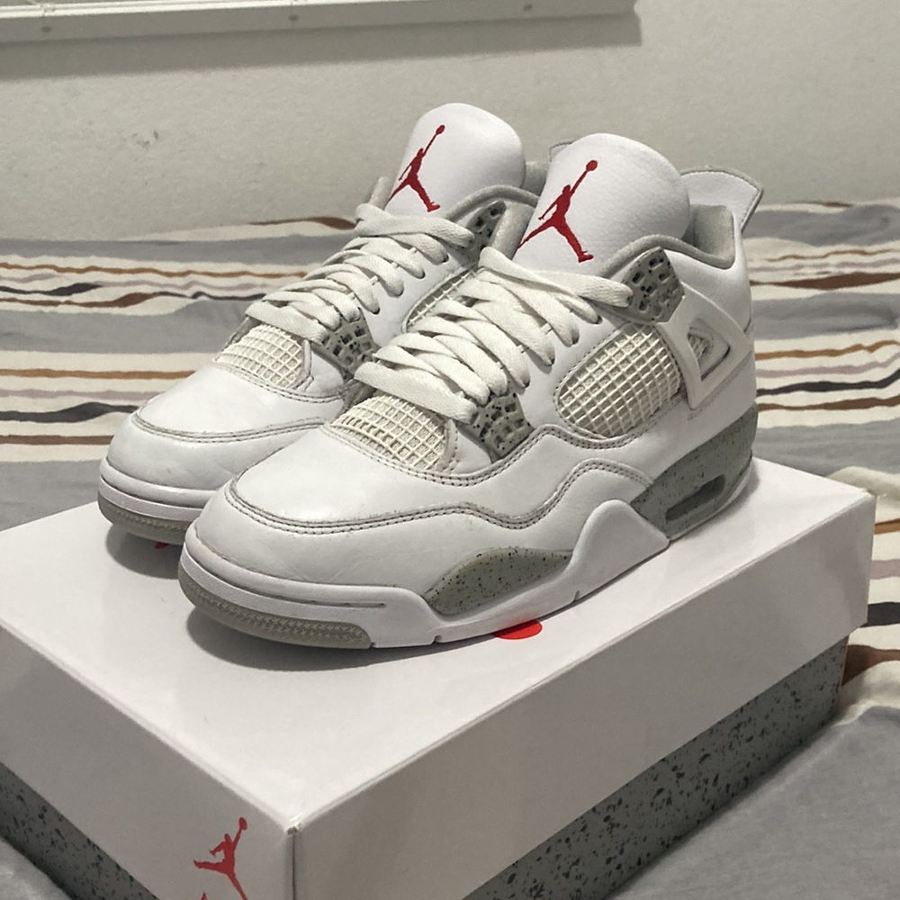 Air Jordan 4 Retro Oreo (READ DESC)